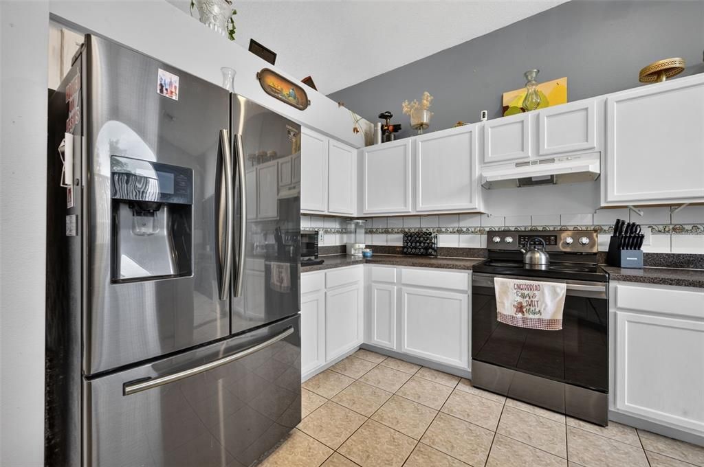 En Venta: $549,900 (5 camas, 2 baños, 2423 Pies cuadrados)