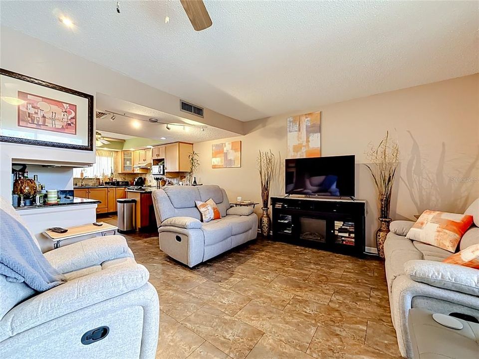 En Venta: $147,000 (2 camas, 2 baños, 1260 Pies cuadrados)