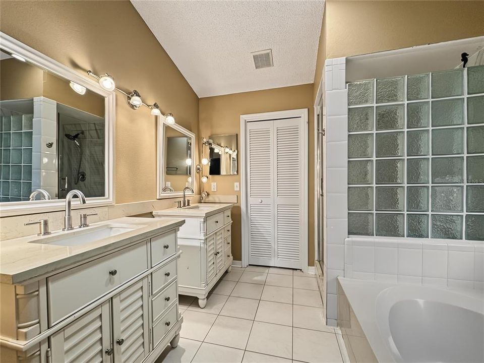 For Rent: $3,245 (3 beds, 2 baths, 2280 Square Feet)