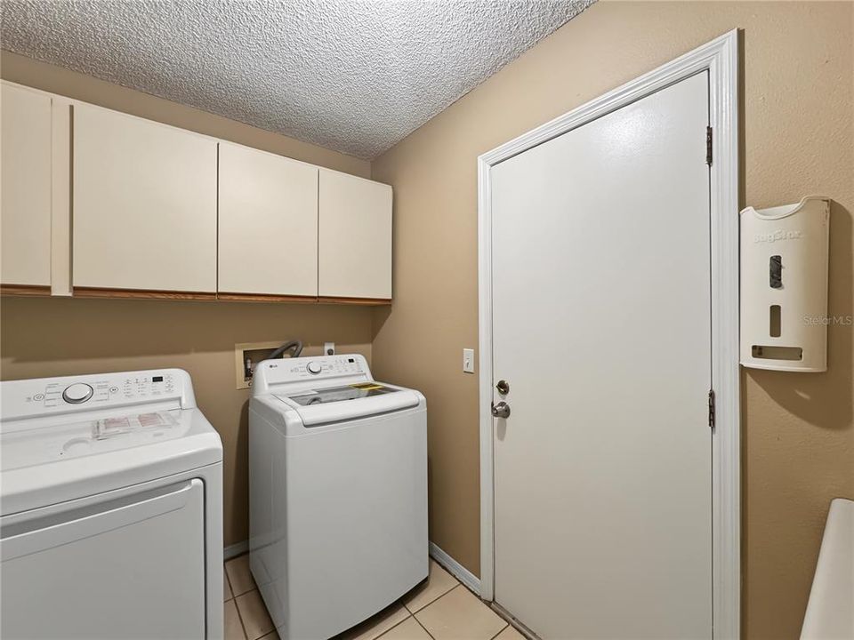 For Rent: $3,245 (3 beds, 2 baths, 2280 Square Feet)