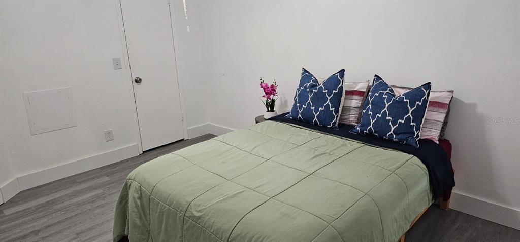 For Rent: $1,500 (2 beds, 1 baths, 867 Square Feet)