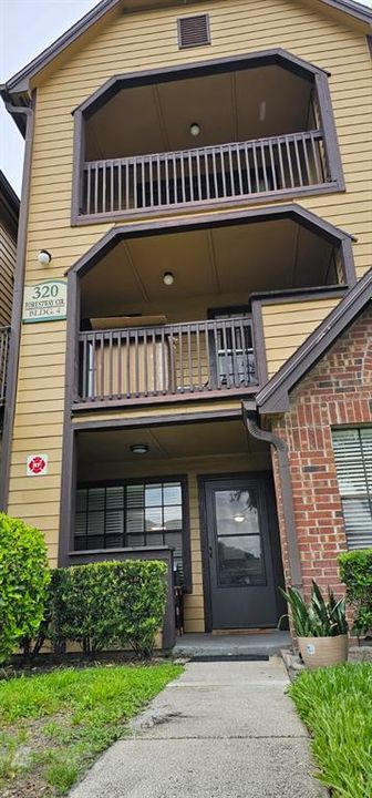 For Rent: $1,500 (2 beds, 1 baths, 867 Square Feet)