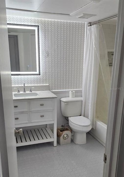 For Rent: $1,500 (2 beds, 1 baths, 867 Square Feet)