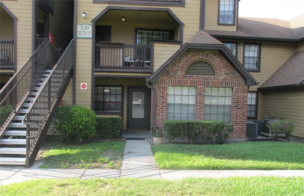 For Rent: $1,500 (2 beds, 1 baths, 867 Square Feet)