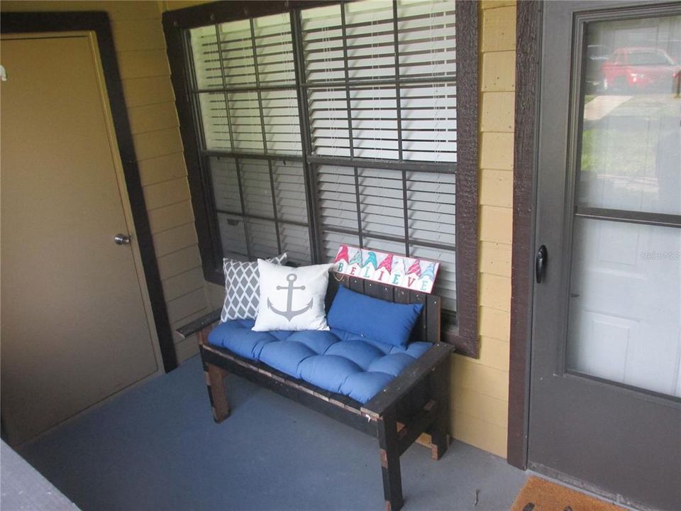 For Rent: $1,500 (2 beds, 1 baths, 867 Square Feet)