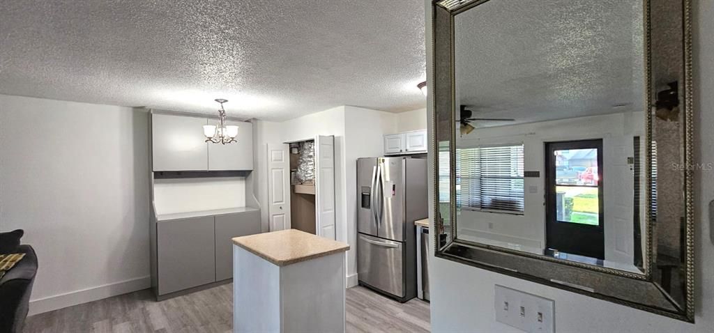 For Rent: $1,500 (2 beds, 1 baths, 867 Square Feet)