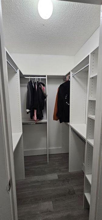 For Rent: $1,500 (2 beds, 1 baths, 867 Square Feet)