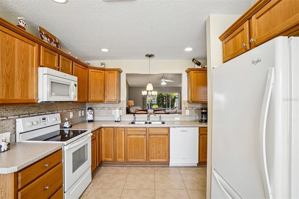 For Sale: $365,000 (3 beds, 2 baths, 1578 Square Feet)