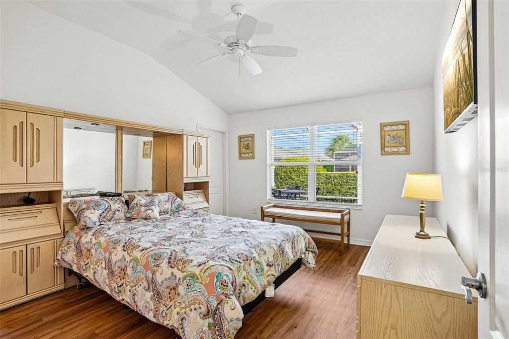 For Sale: $365,000 (3 beds, 2 baths, 1578 Square Feet)