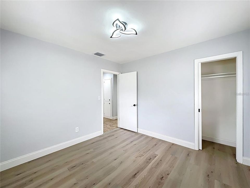 На продажу: $259,900 (4 спален, 2 ванн, 1466 Квадратных фут)