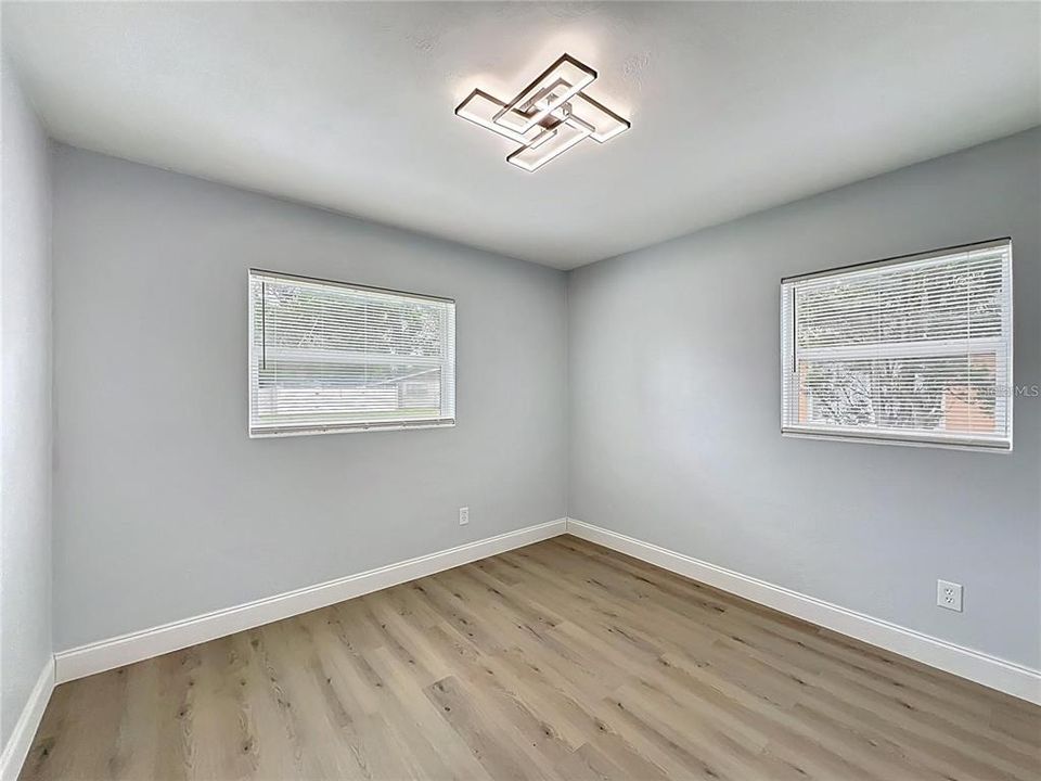 На продажу: $259,900 (4 спален, 2 ванн, 1466 Квадратных фут)