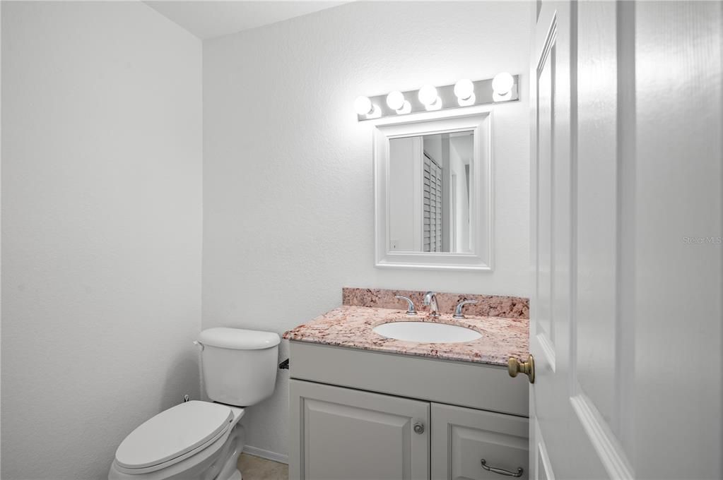 For Sale: $299,950 (2 beds, 2 baths, 1224 Square Feet)