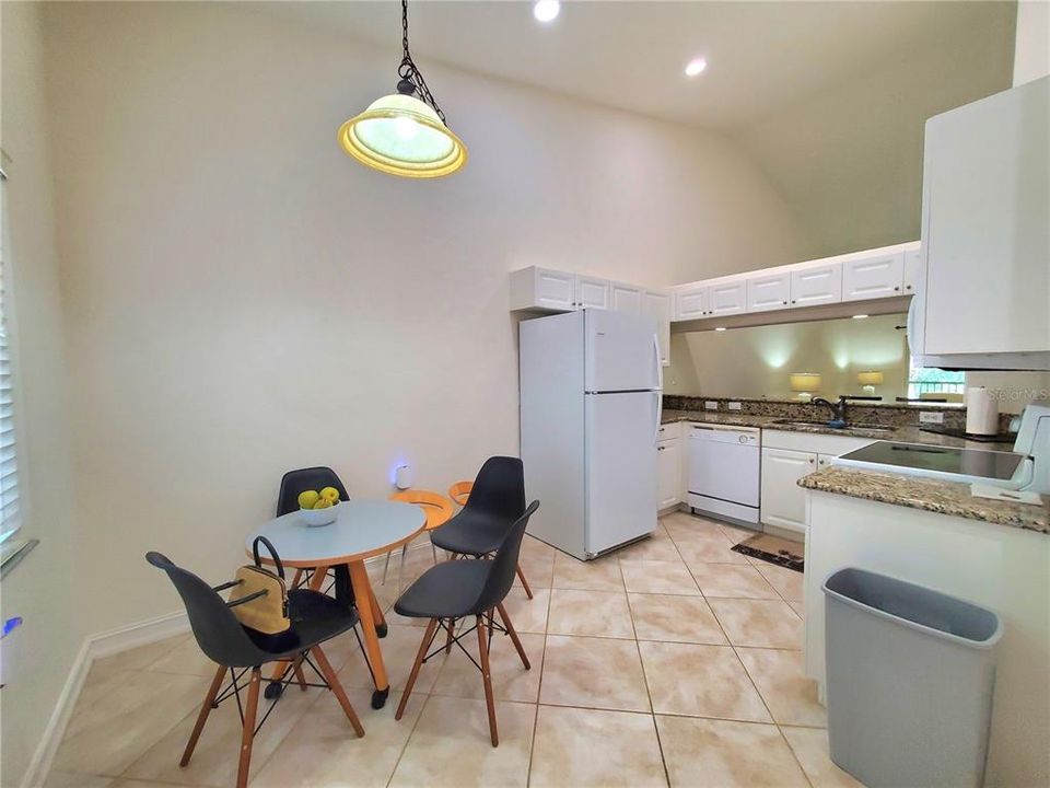 В аренду: $1,400 (2 спален, 2 ванн, 1079 Квадратных фут)