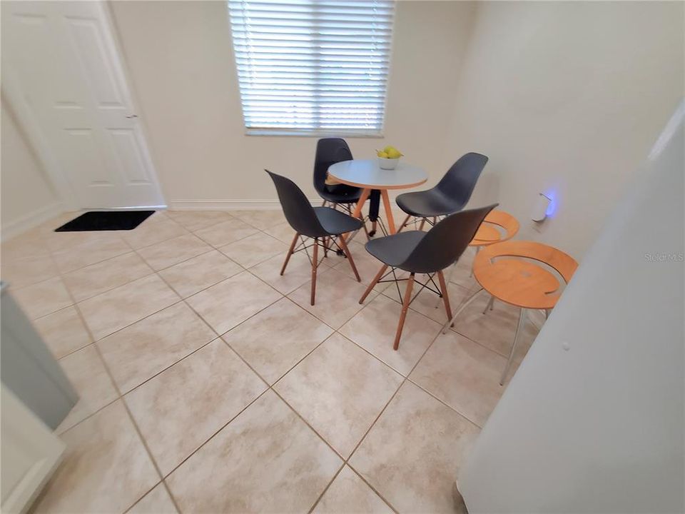 В аренду: $1,400 (2 спален, 2 ванн, 1079 Квадратных фут)