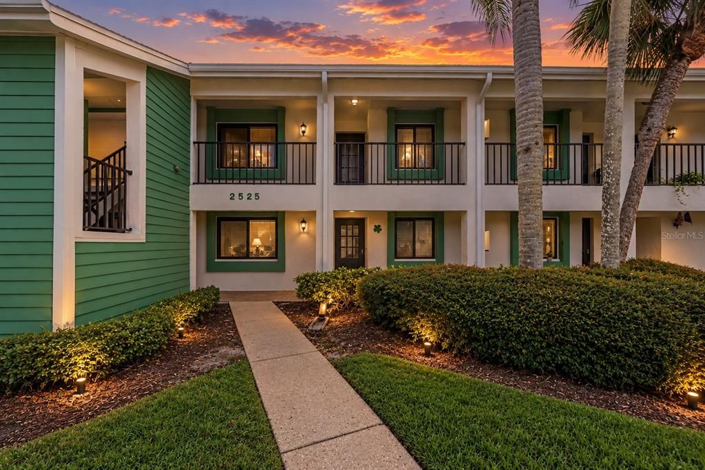 For Sale: $179,000 (2 beds, 2 baths, 1030 Square Feet)