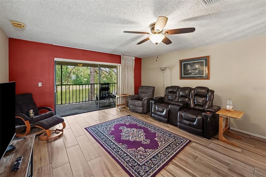 For Sale: $179,000 (2 beds, 2 baths, 1030 Square Feet)