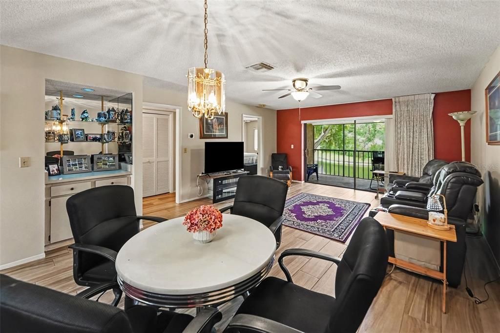 For Sale: $179,000 (2 beds, 2 baths, 1030 Square Feet)