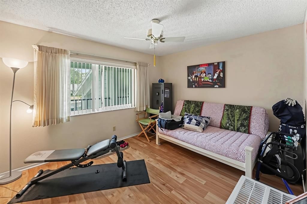 For Sale: $179,000 (2 beds, 2 baths, 1030 Square Feet)