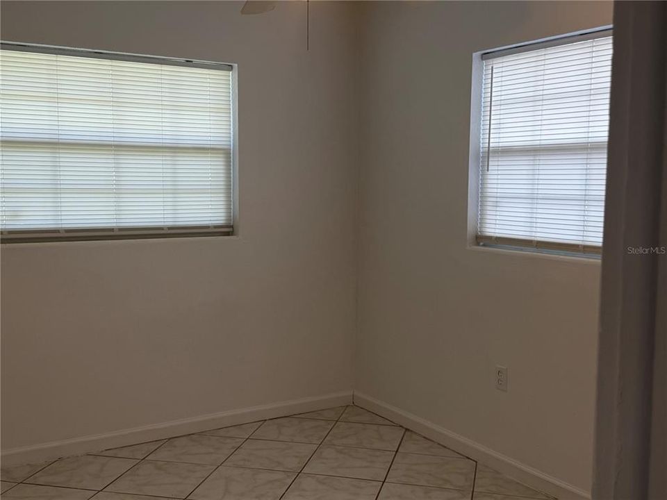 For Rent: $1,900 (3 beds, 2 baths, 1388 Square Feet)