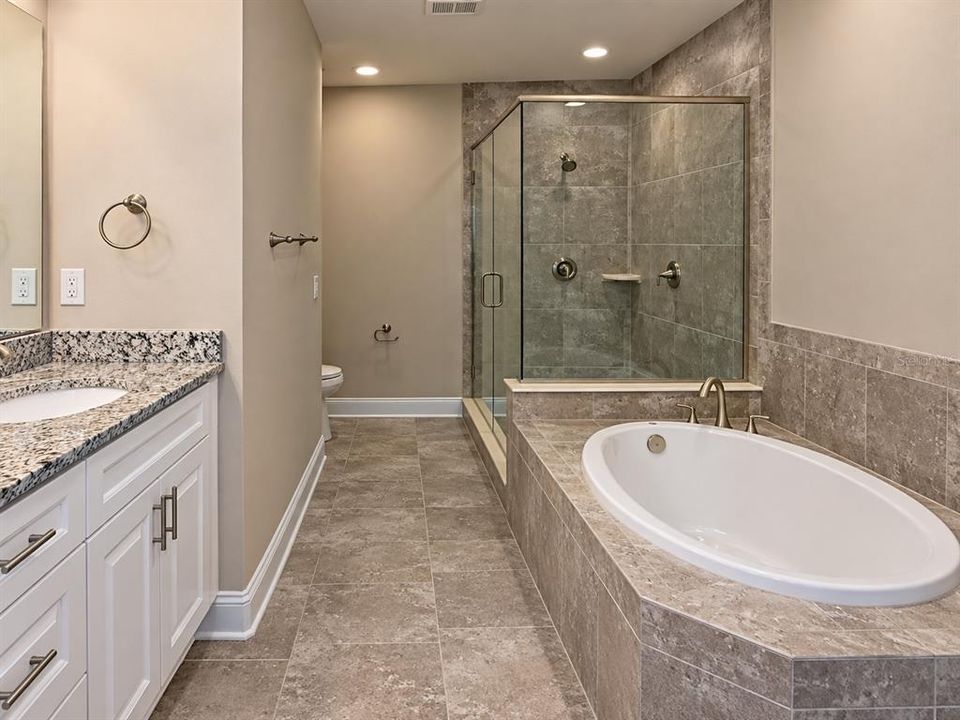 For Rent: $3,100 (3 beds, 2 baths, 1857 Square Feet)