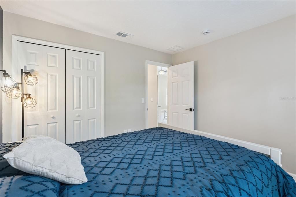 For Sale: $379,900 (3 beds, 2 baths, 1253 Square Feet)