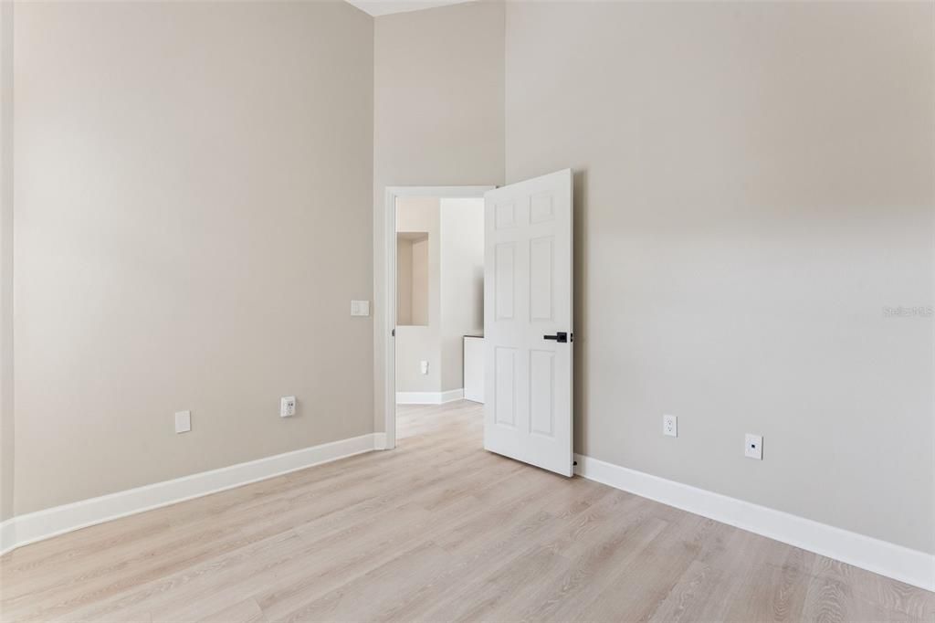 For Sale: $379,900 (3 beds, 2 baths, 1253 Square Feet)