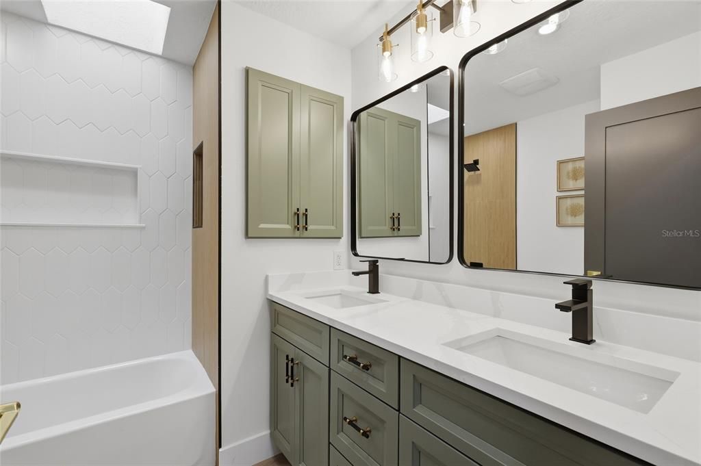 For Sale: $1,325,000 (5 beds, 3 baths, 2879 Square Feet)