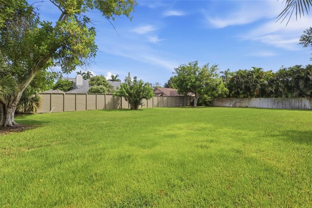 For Sale: $1,325,000 (5 beds, 3 baths, 2879 Square Feet)