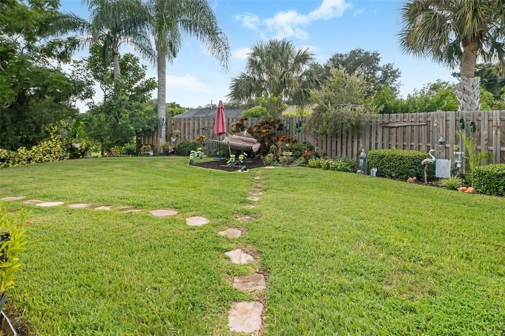 For Sale: $650,000 (3 beds, 3 baths, 1953 Square Feet)