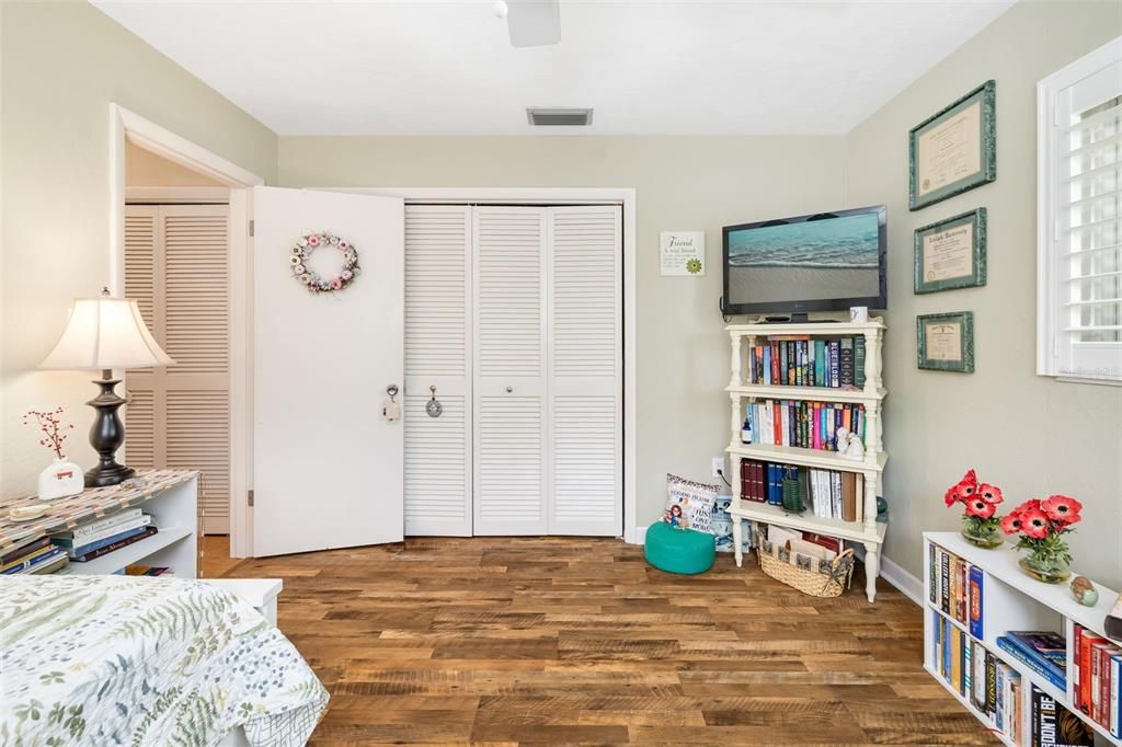 For Sale: $650,000 (3 beds, 3 baths, 1953 Square Feet)