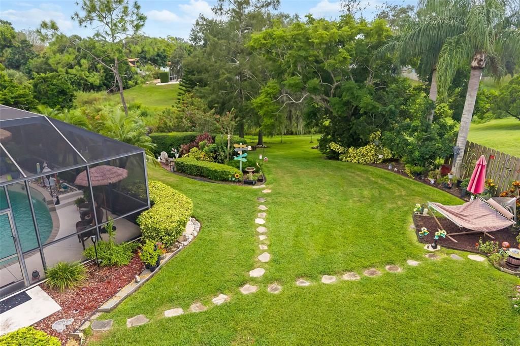 For Sale: $650,000 (3 beds, 3 baths, 1953 Square Feet)