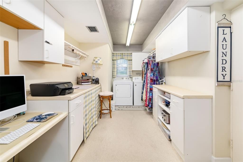 For Sale: $650,000 (3 beds, 3 baths, 1953 Square Feet)