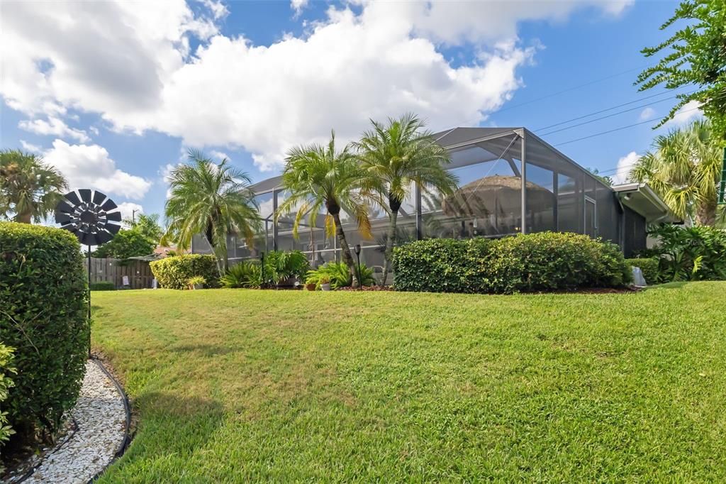 For Sale: $650,000 (3 beds, 3 baths, 1953 Square Feet)