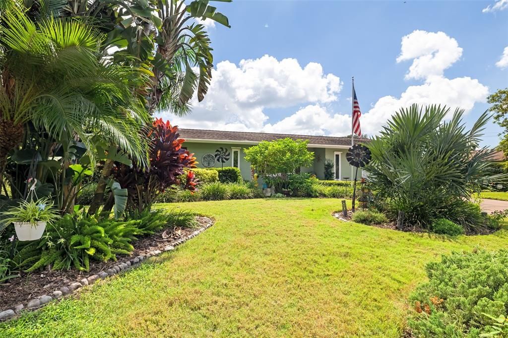 For Sale: $650,000 (3 beds, 3 baths, 1953 Square Feet)