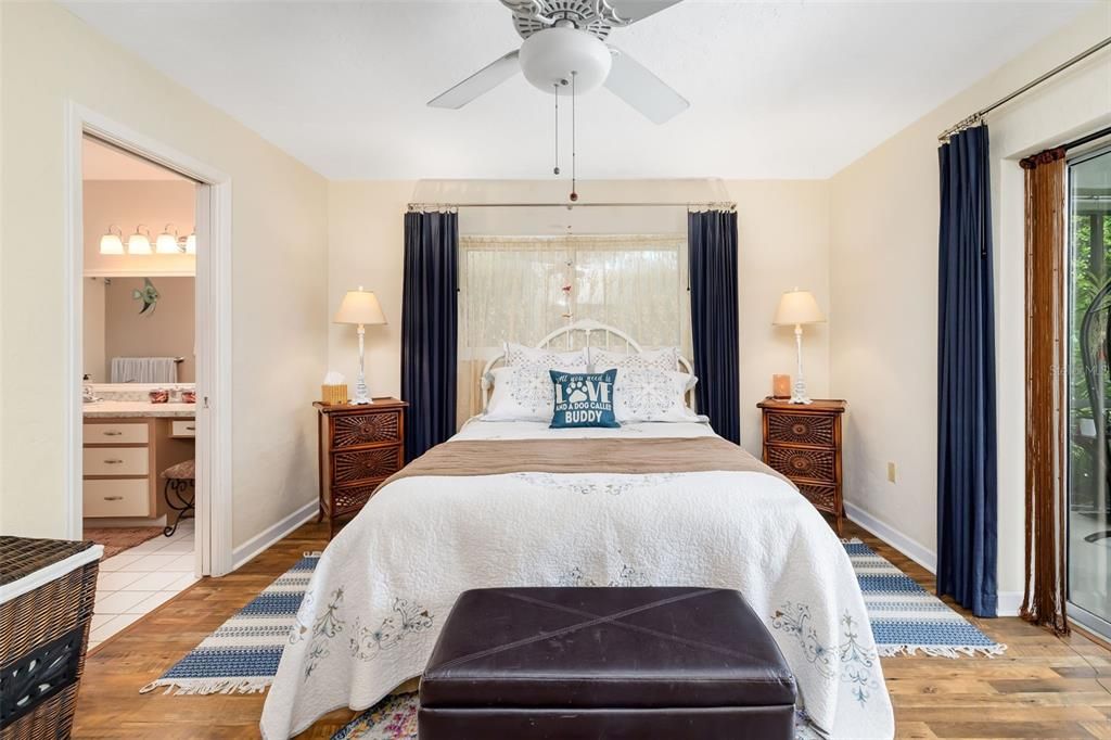 For Sale: $650,000 (3 beds, 3 baths, 1953 Square Feet)
