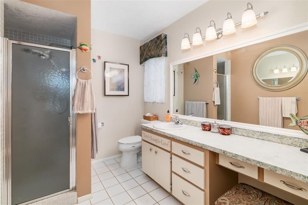 For Sale: $650,000 (3 beds, 3 baths, 1953 Square Feet)