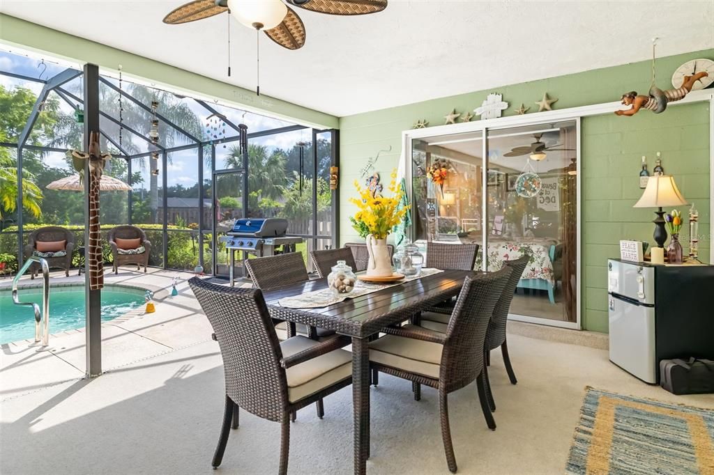 For Sale: $650,000 (3 beds, 3 baths, 1953 Square Feet)