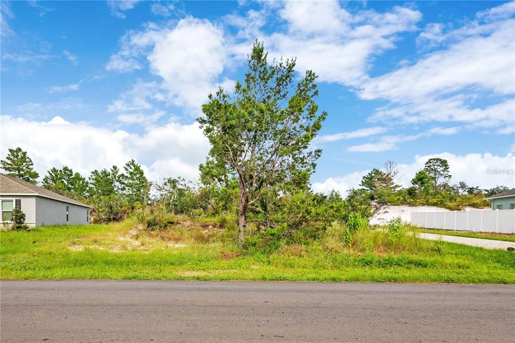 На продажу: $53,000 (0.21 acres)