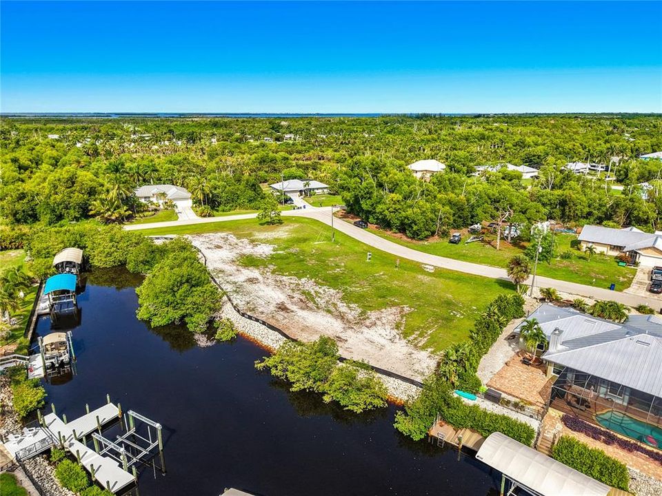 На продажу: $190,000 (0.25 acres)