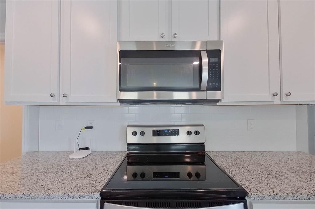 For Rent: $2,445 (5 beds, 3 baths, 2370 Square Feet)