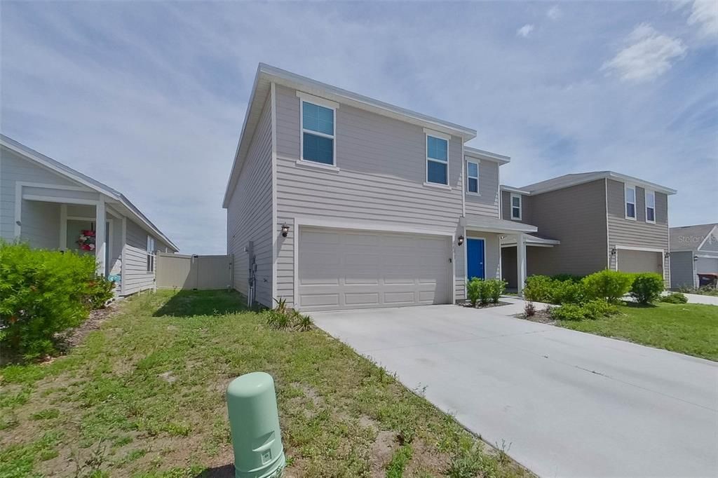 For Rent: $2,445 (5 beds, 3 baths, 2370 Square Feet)