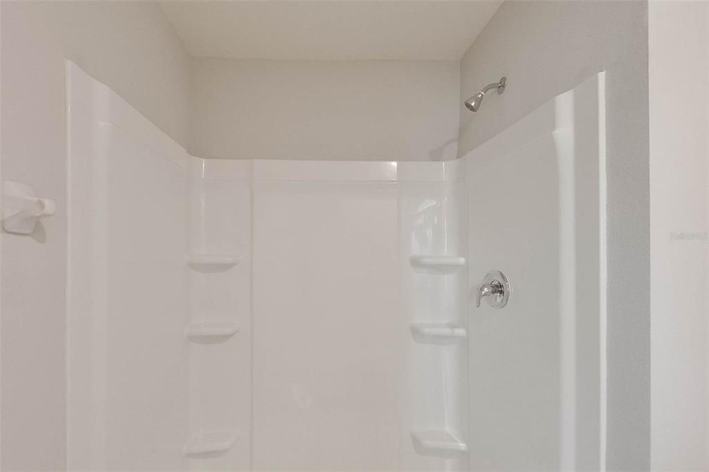 For Rent: $2,445 (5 beds, 3 baths, 2370 Square Feet)