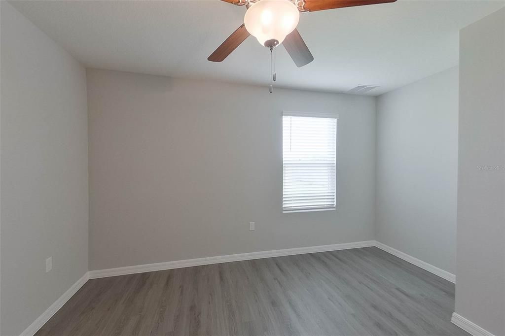 For Rent: $2,445 (5 beds, 3 baths, 2370 Square Feet)