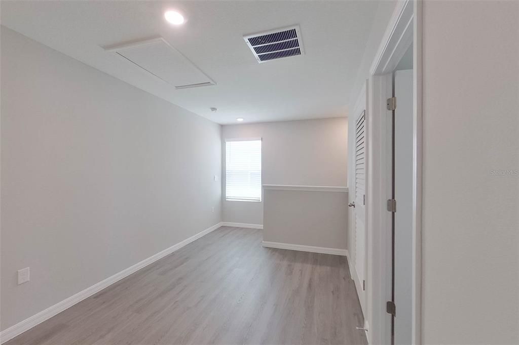 For Rent: $2,445 (5 beds, 3 baths, 2370 Square Feet)