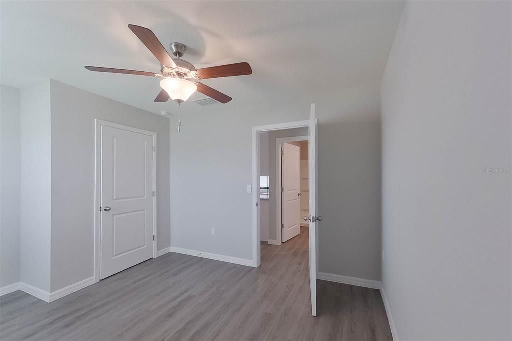 For Rent: $2,445 (5 beds, 3 baths, 2370 Square Feet)