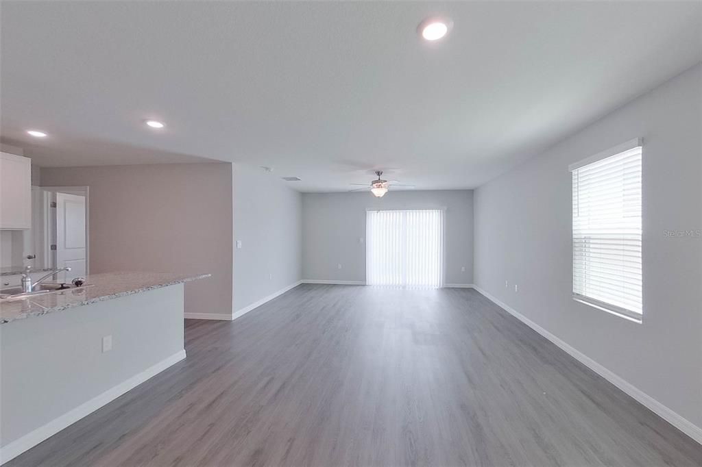 For Rent: $2,445 (5 beds, 3 baths, 2370 Square Feet)
