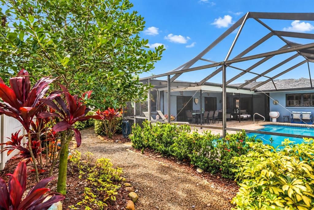 En Venta: $799,000 (3 camas, 2 baños, 1951 Pies cuadrados)