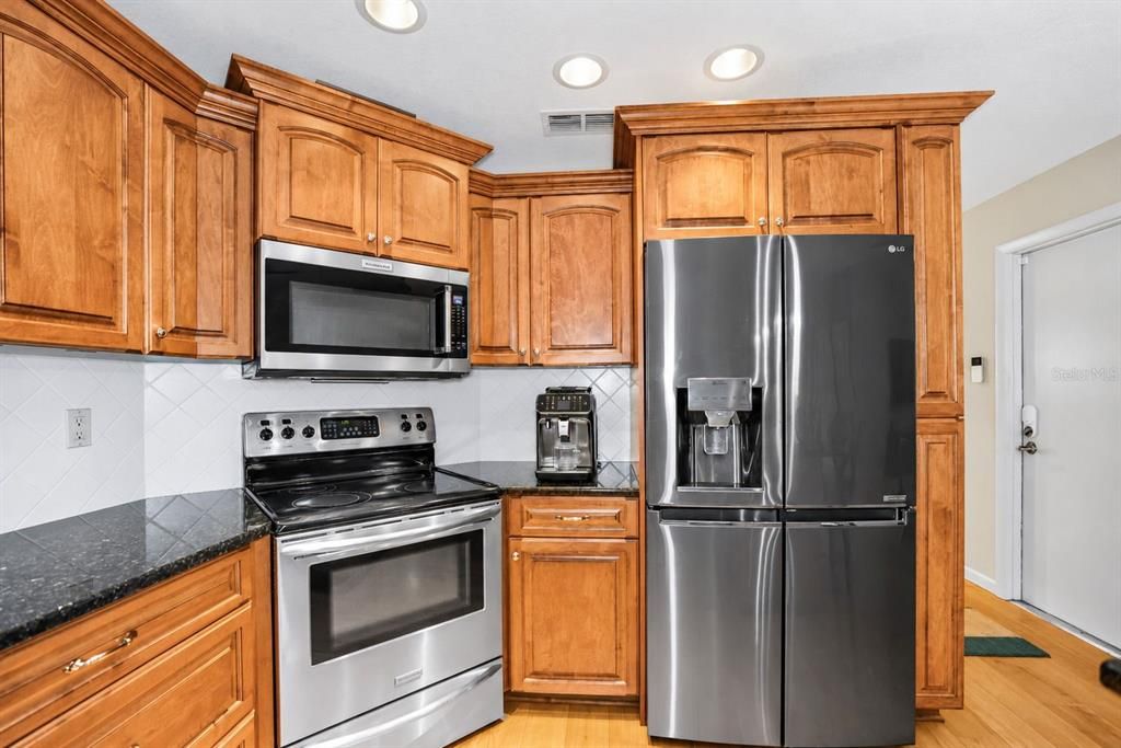 En Venta: $799,000 (3 camas, 2 baños, 1951 Pies cuadrados)
