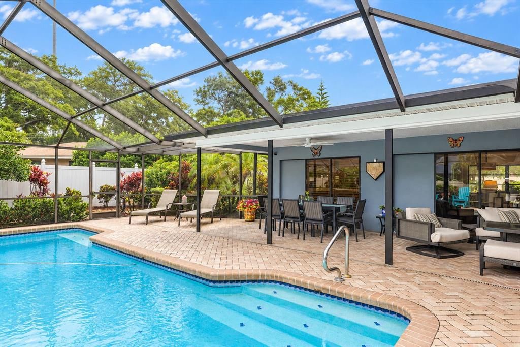 En Venta: $799,000 (3 camas, 2 baños, 1951 Pies cuadrados)