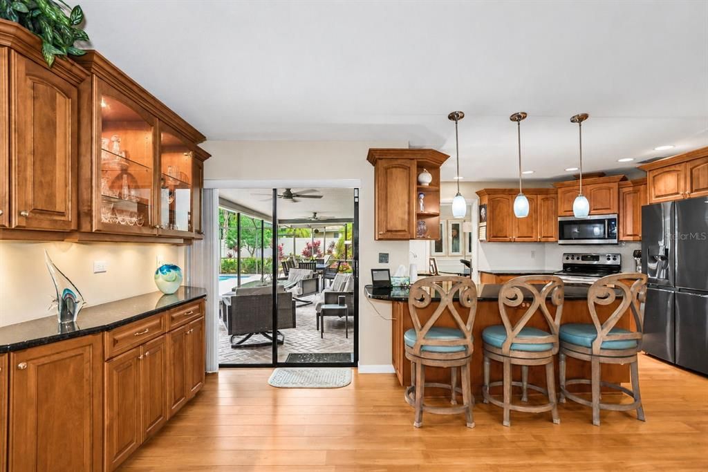 En Venta: $799,000 (3 camas, 2 baños, 1951 Pies cuadrados)